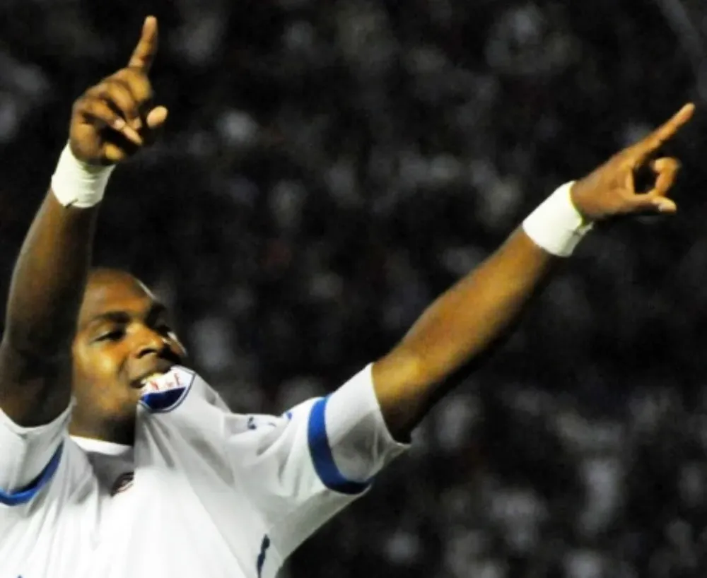 El delantero entrenó con los suplentes