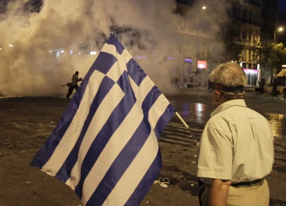Un manifestante en Atenas