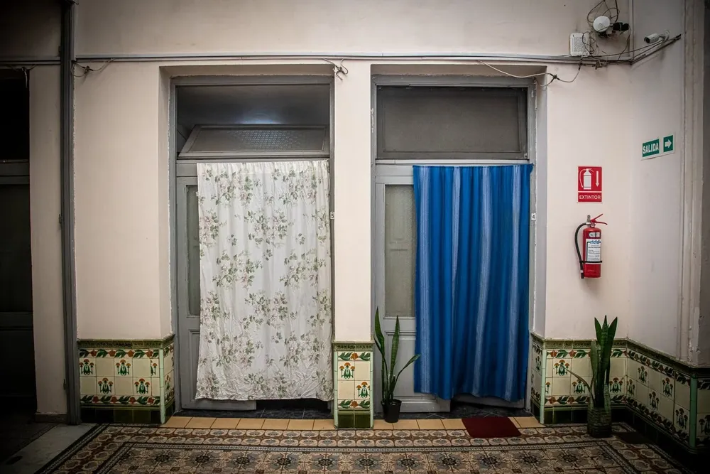 Según el censo que realizó la Intendencia de Montevideo en 2020 había unas 5 mil personas que residían de forma permanente en una pensión