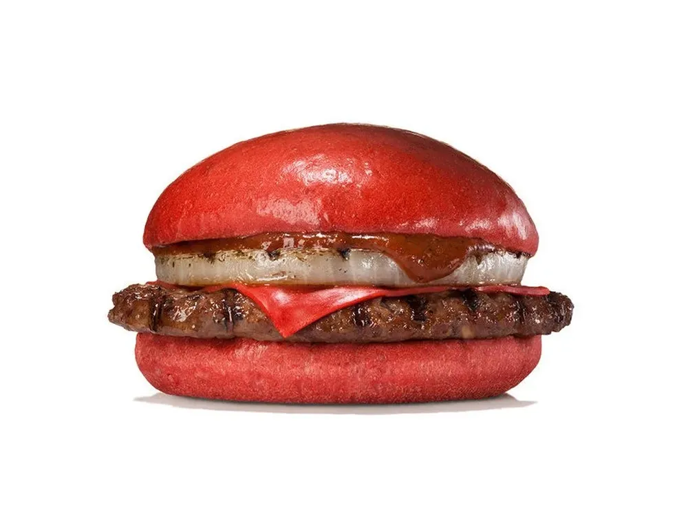 El 3 de julio sale a la venta la hamburguesa roja en Burger King Japón