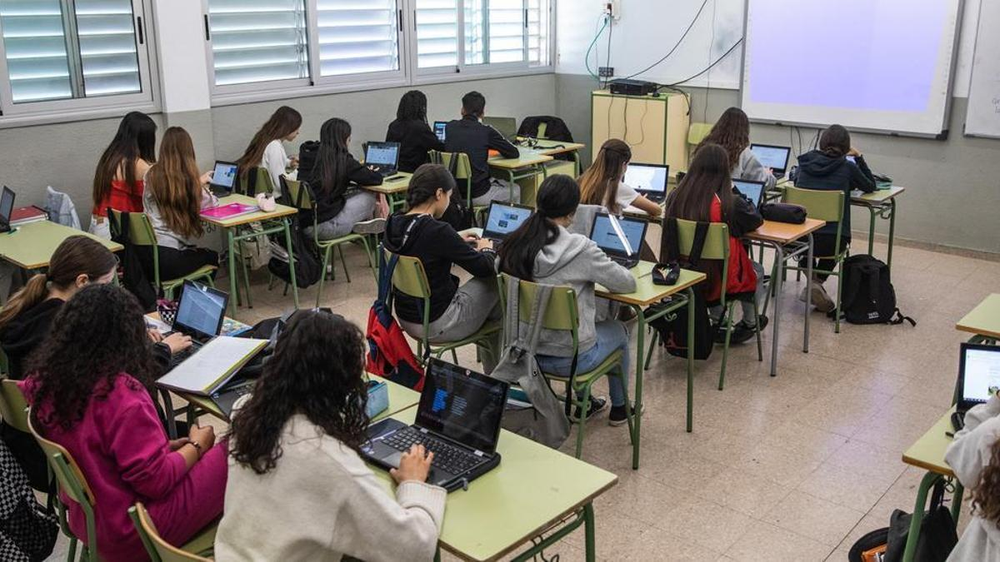 Docentes y especialistas alarmados por los efectos del uso de la IA entre los jóvenes.