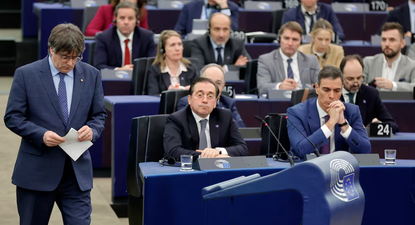 Carles Puigdemont, José Manuel Albares y Pedro Sánchez