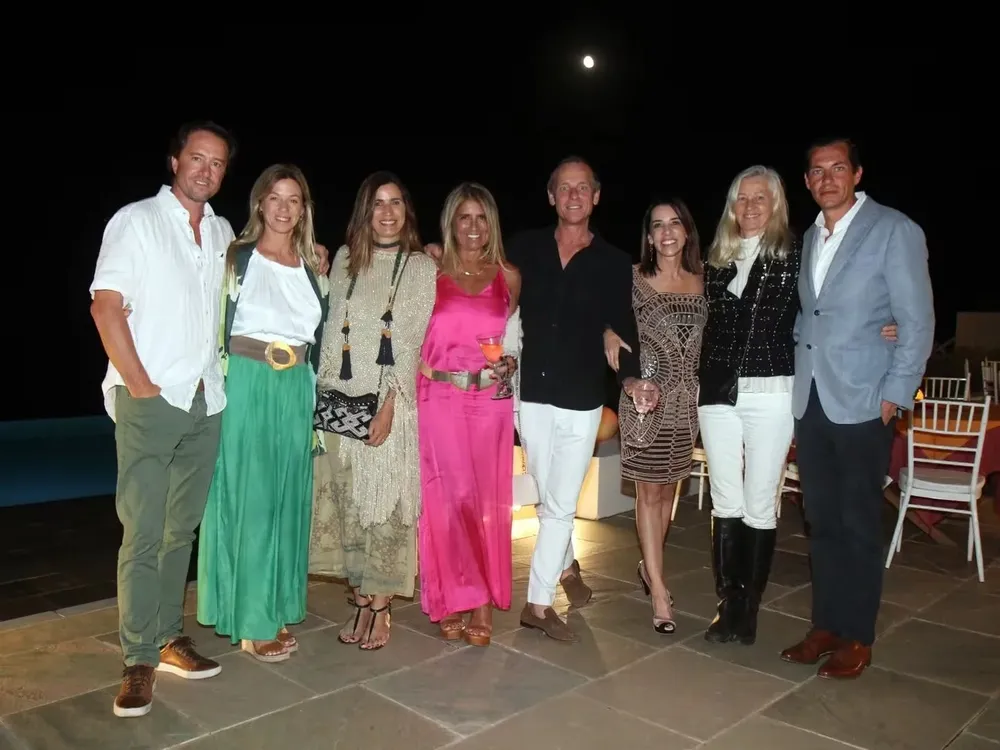 Teske junto a Lorena Ponce de León, a la izquierda de la foto