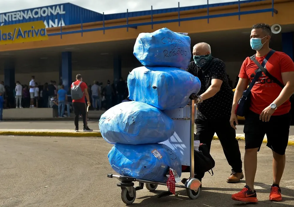 El texto precisa que Cuba defiende la igualdad soberana de los Estados, la no injerencia en sus asuntos internos y la libertad de comercio y navegación internacionales