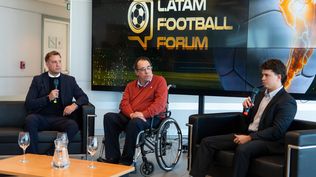 Maxi López, el ministro de Turismo Pablo Menoni, y Federico Scotellaro, en el lanzamiento del Latam Football Forum de Montevideo