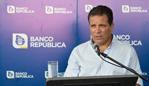 Ec. Salvador Ferrer, presidente del BROU, durante su oratoria en la Expoactiva Nacional.
