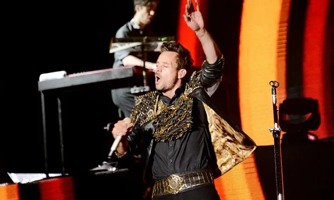 Noche de corazones nostálgicos