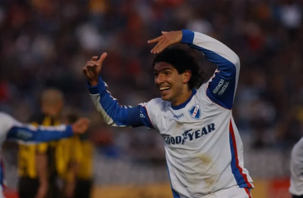 En el campeonato especial de 2005 cuando jugó con Suárez en Nacional