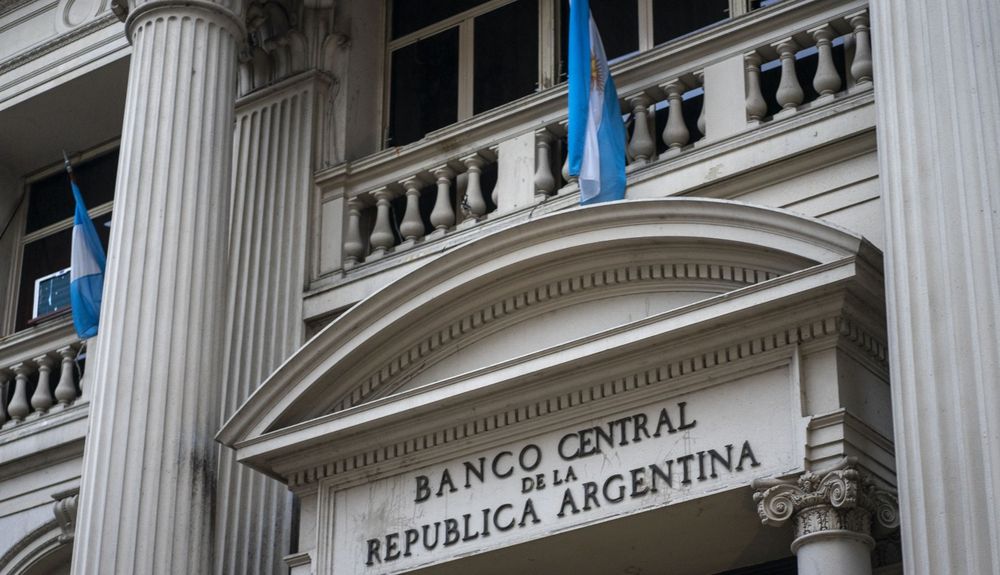 La medida fue tomada por el Banco Central.