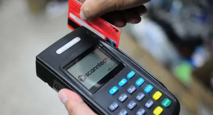 Comerciantes en pie de guerra contra aranceles de tarjetas