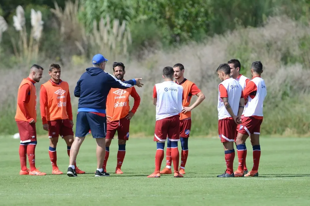 Una chara del Guti a los atacantes