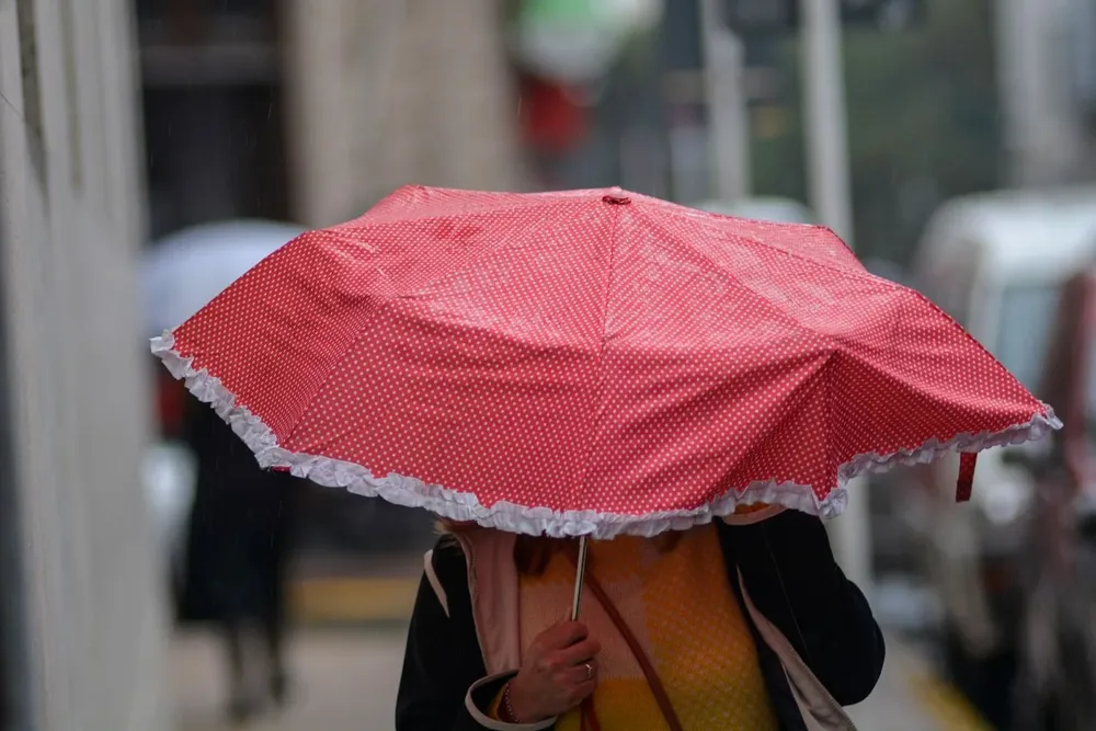 Inumet pronosticó un día de cielo nuboso y cubierto, con precipitaciones aisladas durante toda la jornada