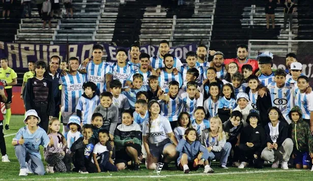 Cerro y sus mascotas ante Fénix