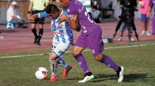 Luis Urruti fue imbancable para toda la defensa violeta