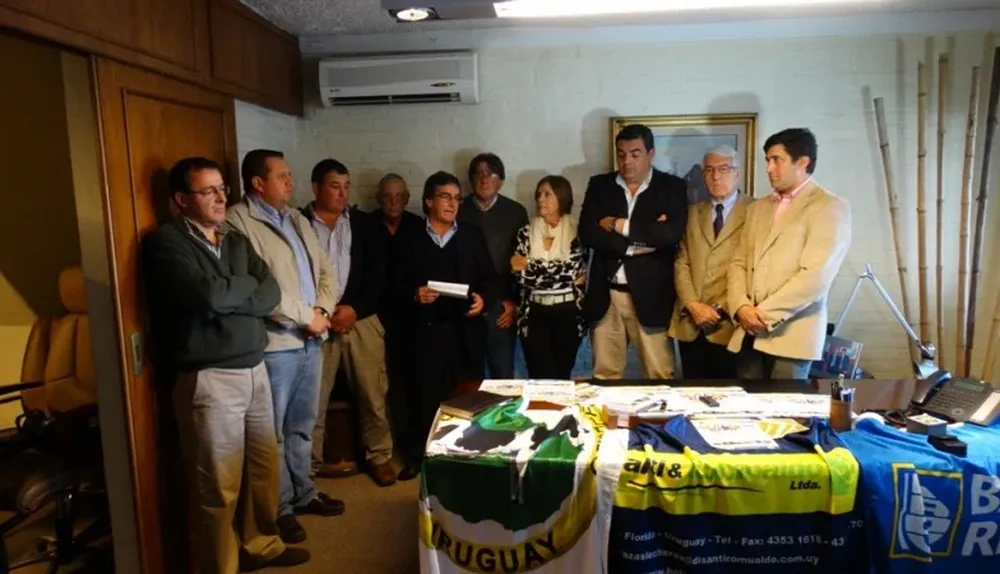 Las sociedades de criadores junto al escritorio y al BROU en la conferencia