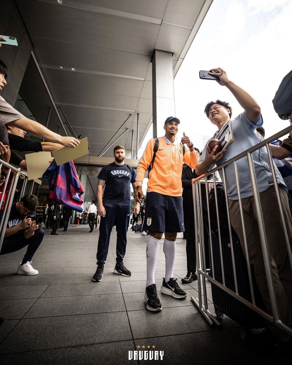 Ronald Araujo y los fans japoneses