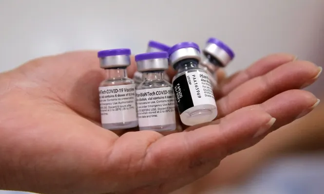 Pfizer, AstraZeneca, Moderna y Johnson & Johnson consiguieron un beneficio neto de 24.522 millones de euros