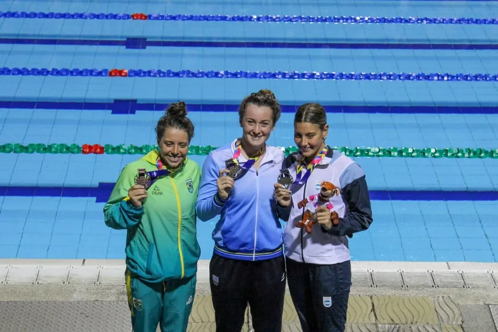 Nicole Frank al ganar su primer oro en los Juegos Panamericanos Junior de Cali