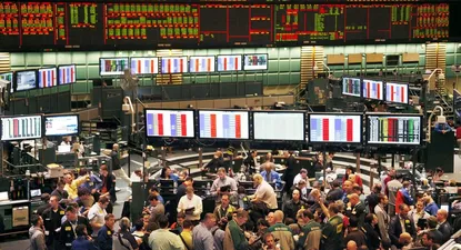 Petróleo abre a la baja luego de alcanzar pico de últimos nueve meses