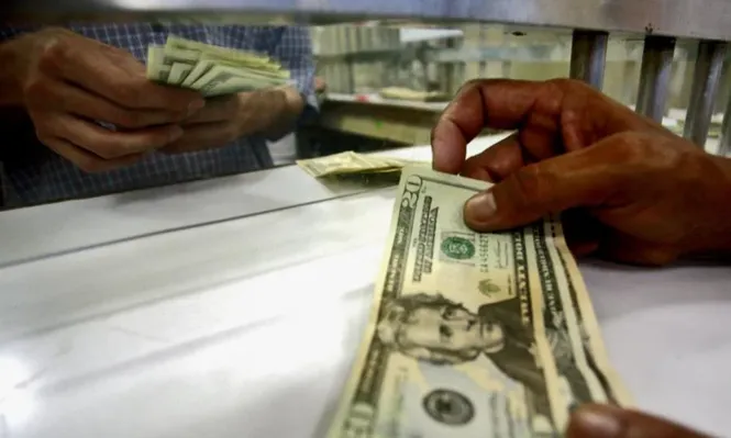 El dólar se mantuvo estable