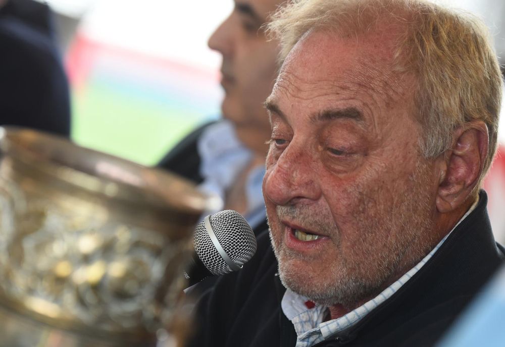 El lanzamiento del sello de Nacional por la Gira de 1925 El lanzamiento del sello de Nacional por la Gira de 1925