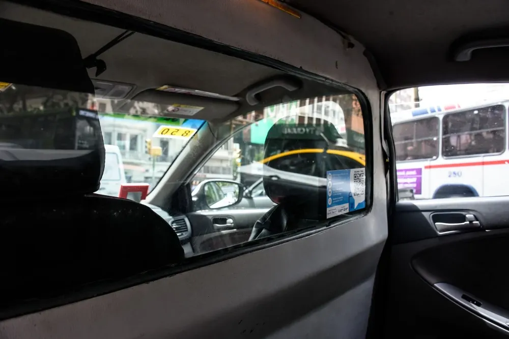 Mampara en un taxi de Montevideo