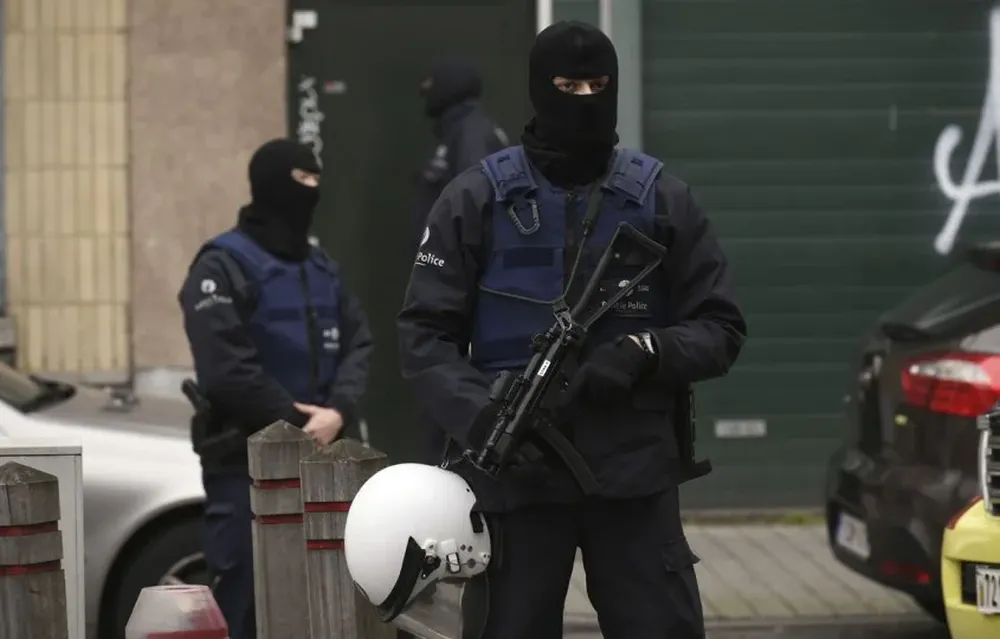 La Policía belga trabaja para encontrar al terrorista Salah Abdeslam.