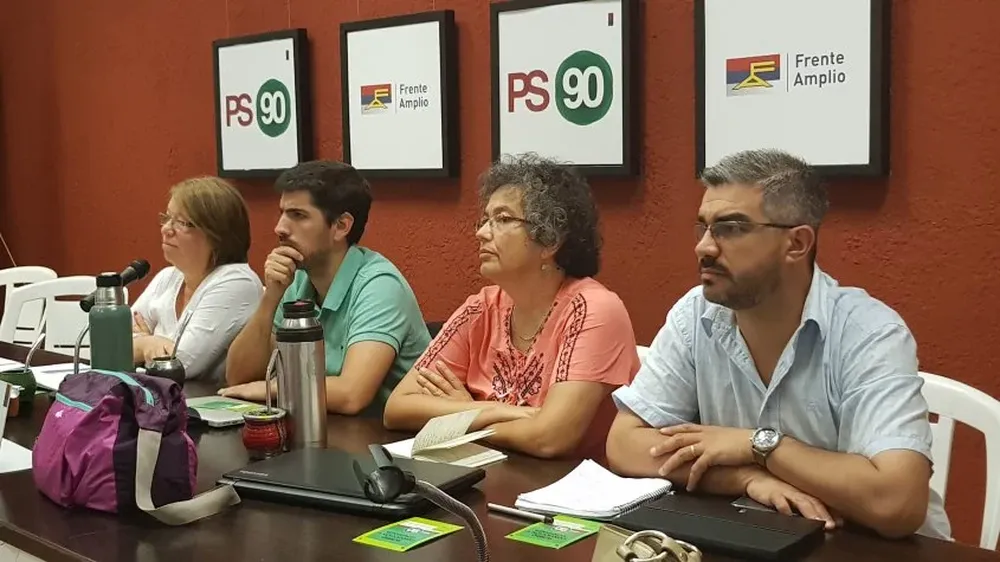 La reunión del Comité Central del Partido Socialista se desarrolla en Montevideo.