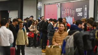 Miles de pasajeros fueron afectados por reprogramaciones, demoras y cancelaciones por&nbsp; la realización de asambleas informativas de los sindicatos, que para Aerolíneas Argentinas son paros encubiertos