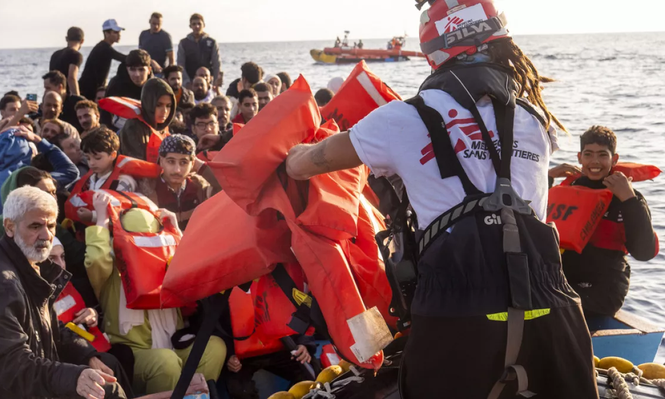 MIles de inmigrantes llegan a las costas de España.