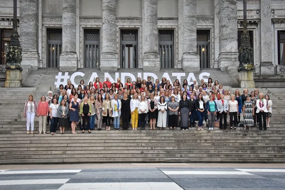 Mujeres Políticas en la explanada del Parlamento organizada por ONU Mujeres.