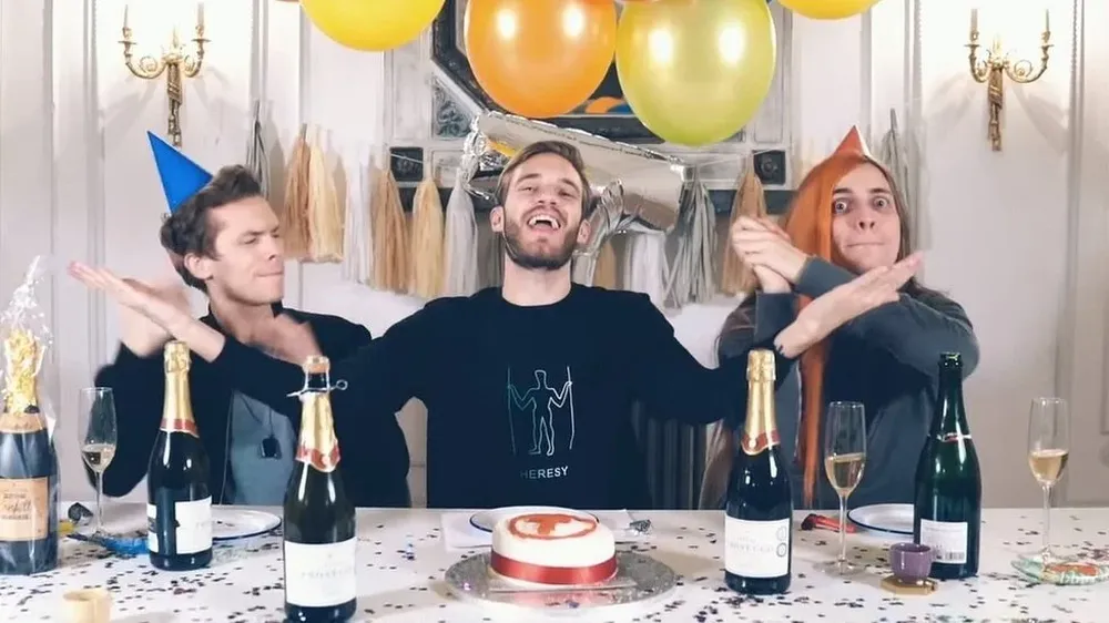 PewDiePie publicó un video felicitando y haciendo bromas a su rival