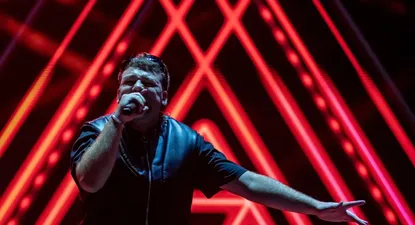 El cantante canario Quevedo durante su actuación en el Share Festival Barcelona.