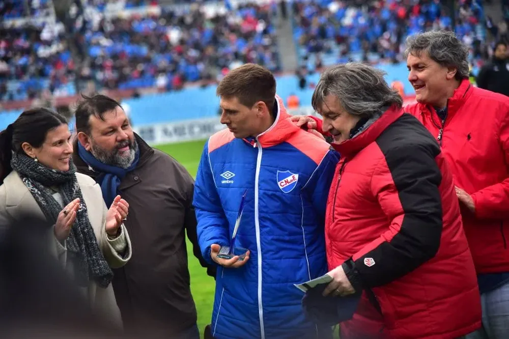 Romero en su homenaje antes de la final del Intermedio