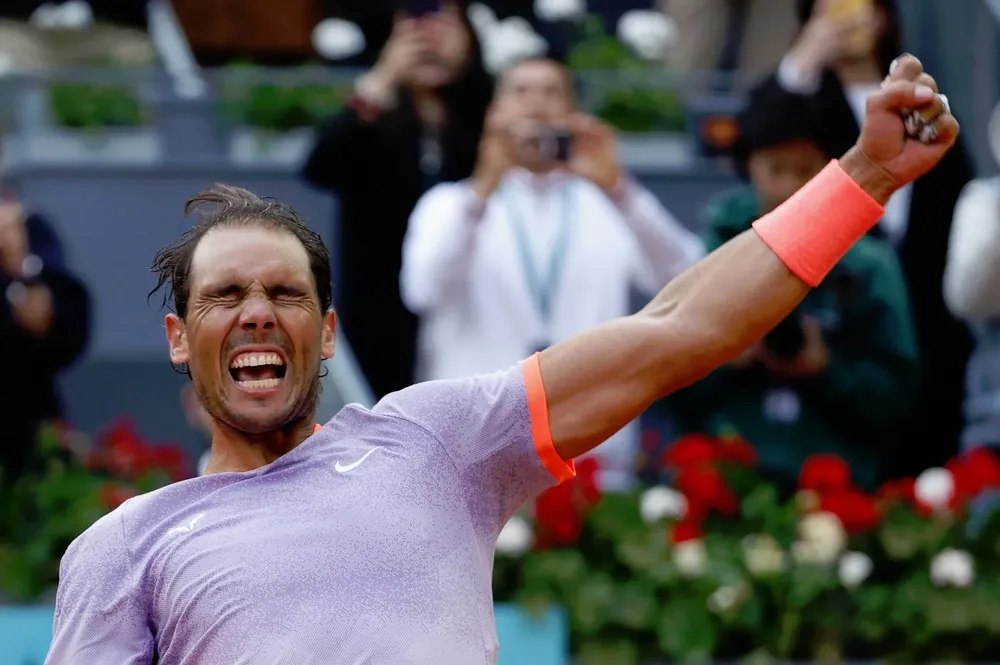 Rafael Nadal celebra su victoria ante el argentino Cachín