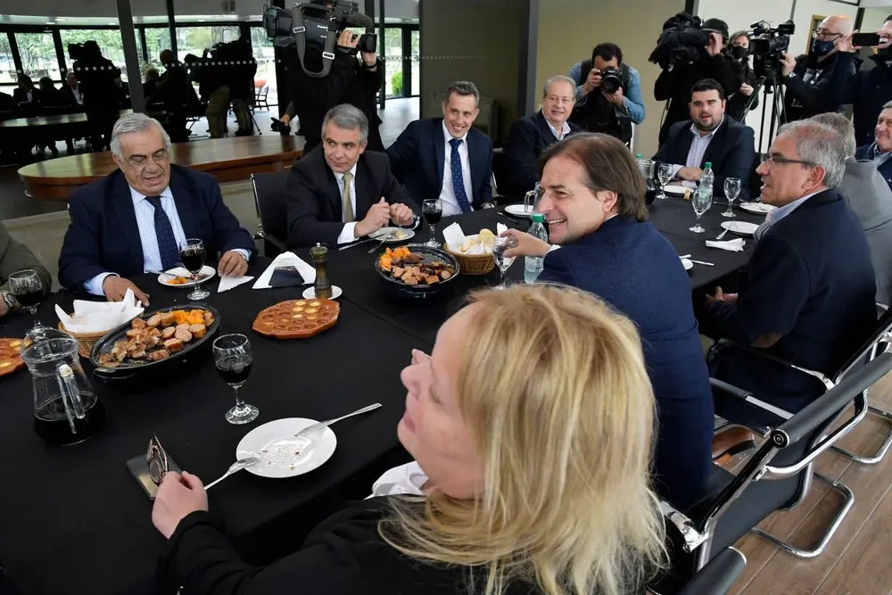 En octubre Lacalle recibió a los intendentes blancos electos