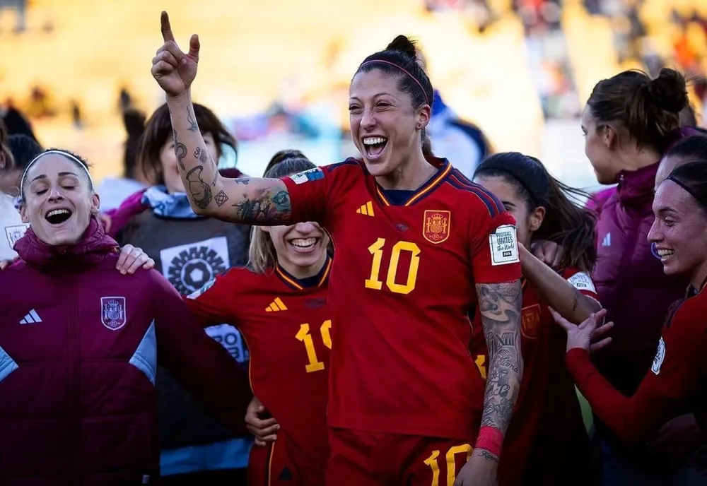 Jennifer y sus compañeras de la selección campeona del mundo