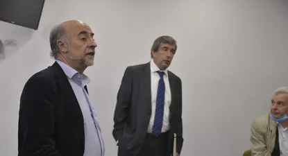 Archivo. Pablo Mieres y Mario Arizti durante una conferencia en Torre Ejecutiva.