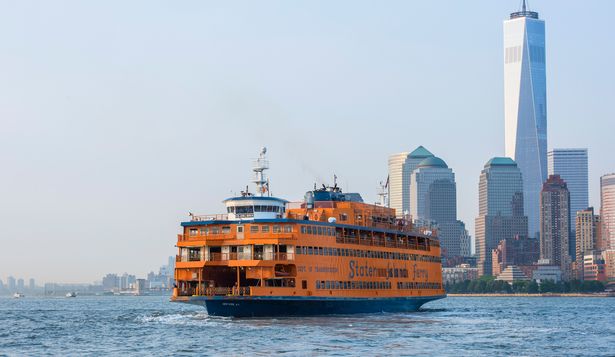 Un clásico sumamente disfrutable -y cuesta cero dólar-: el viaje en Ferry que une Staten Island con Manhattan.