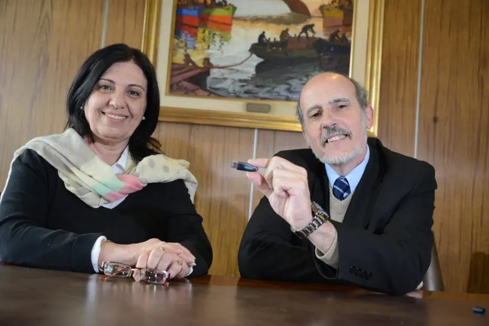 Carina Curci junto a Antonio Sarachu de la AUE