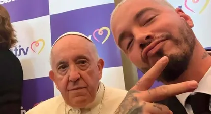 El Papa Francisco y J Balvin se conocieron en el Vaticano
