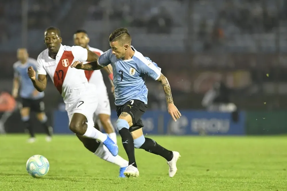 Brian Lozano en amistoso ante Perú