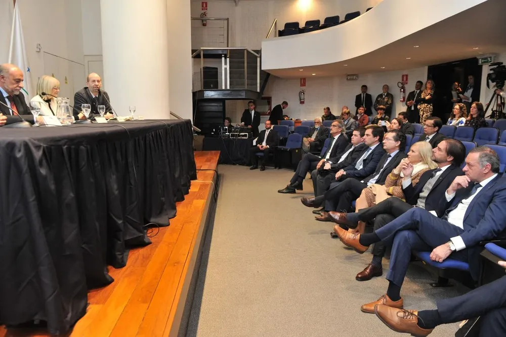 El lanzamiento de Simel