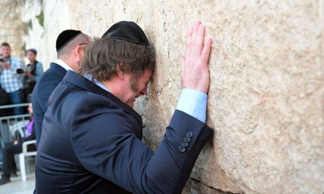 Javier Milei, en el Muro de los Lamentos, en su anterior viaje a Israel.