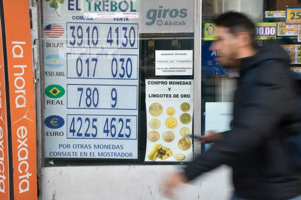 Así abrió el dólar este miércoles 3 de agosto: $39,85 la compra y $ 42,25 la venta