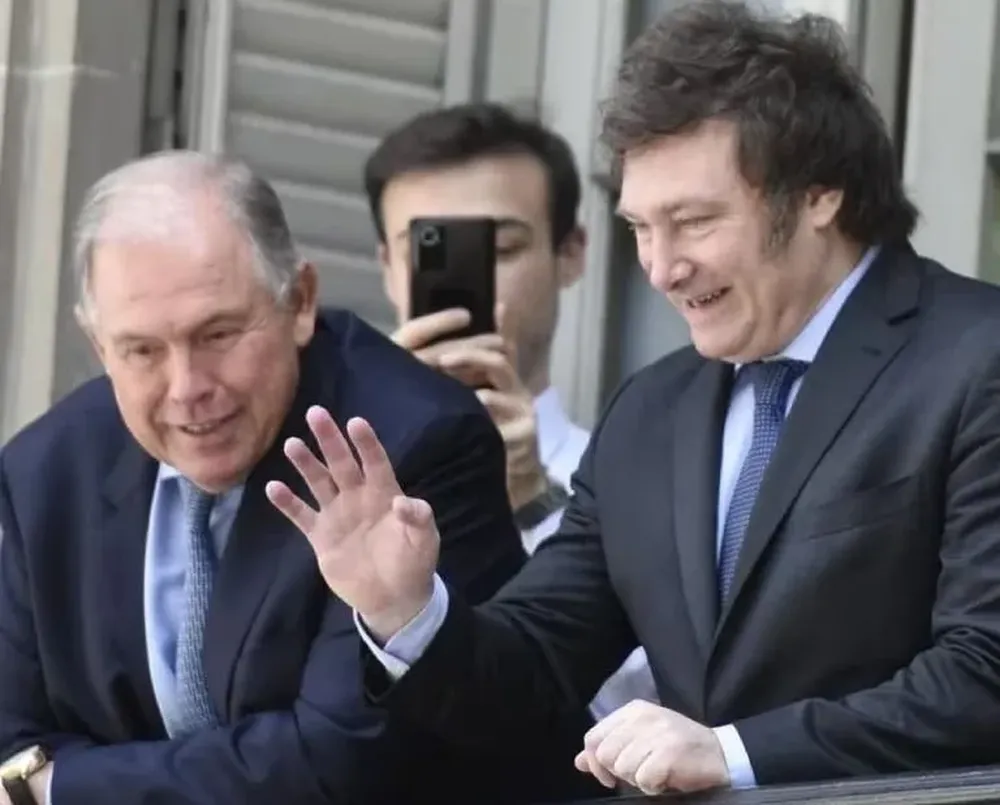 El presidente electo Javier Milei y su designado embajador ante los Estados Unidos, Gerardo Werthein