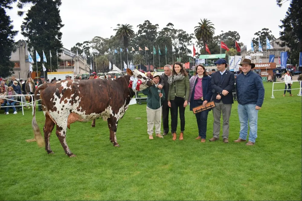 La Gran Campeona de La Prenda Chica.