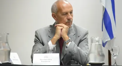 lacalle pou dispuso investigacion para aclarar viajes oficiales de toma