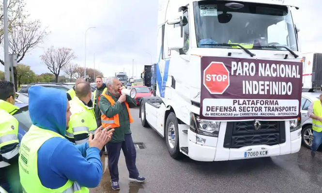 Organizaciones sindicales convocan 7 días de paro de transporte por carretera y amenazan con extenderlo en Navidad