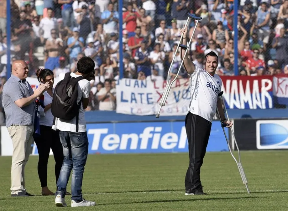 El Pulpo Viera en un homenaje anterior que le hizo Nacional en el Parque